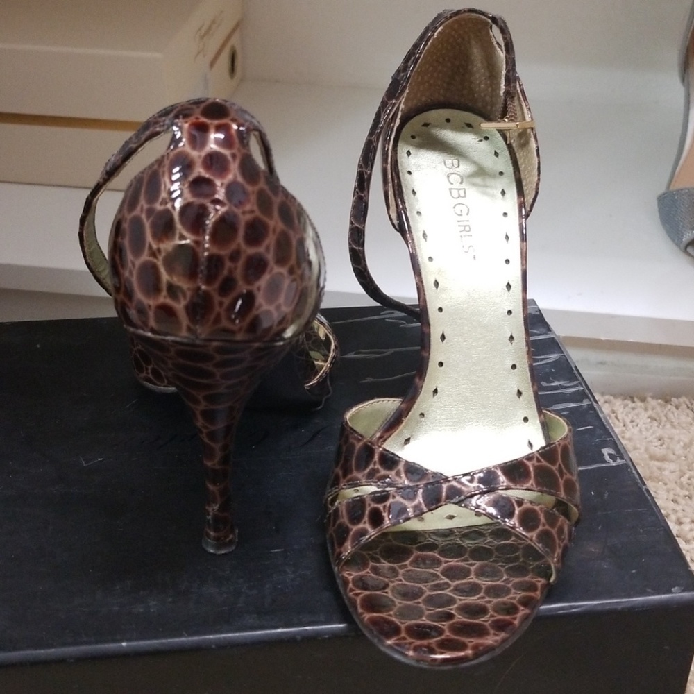 Shoe